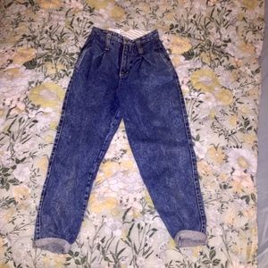 Vintage high waisted jeans